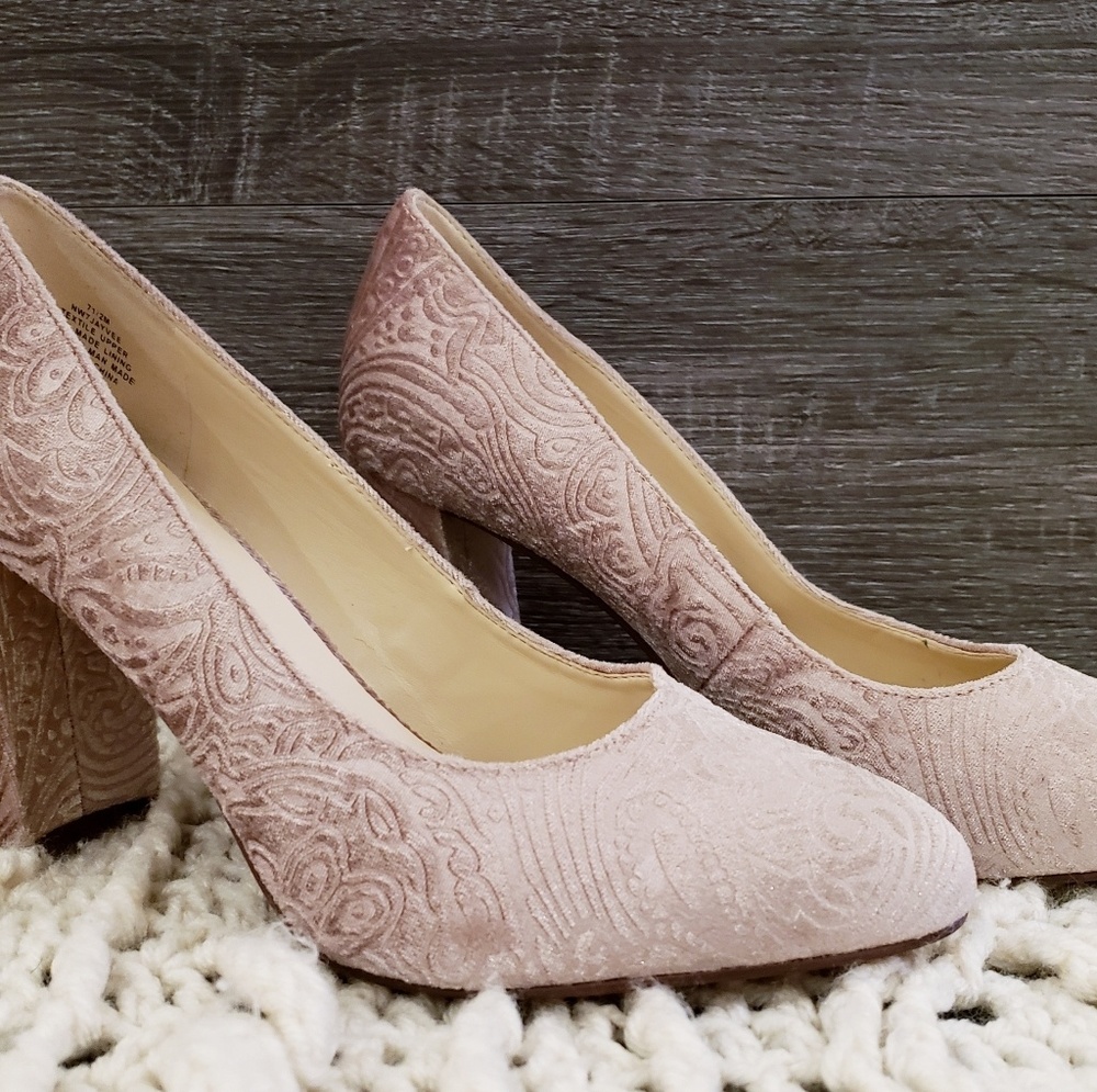 Women Closed Toe Heels